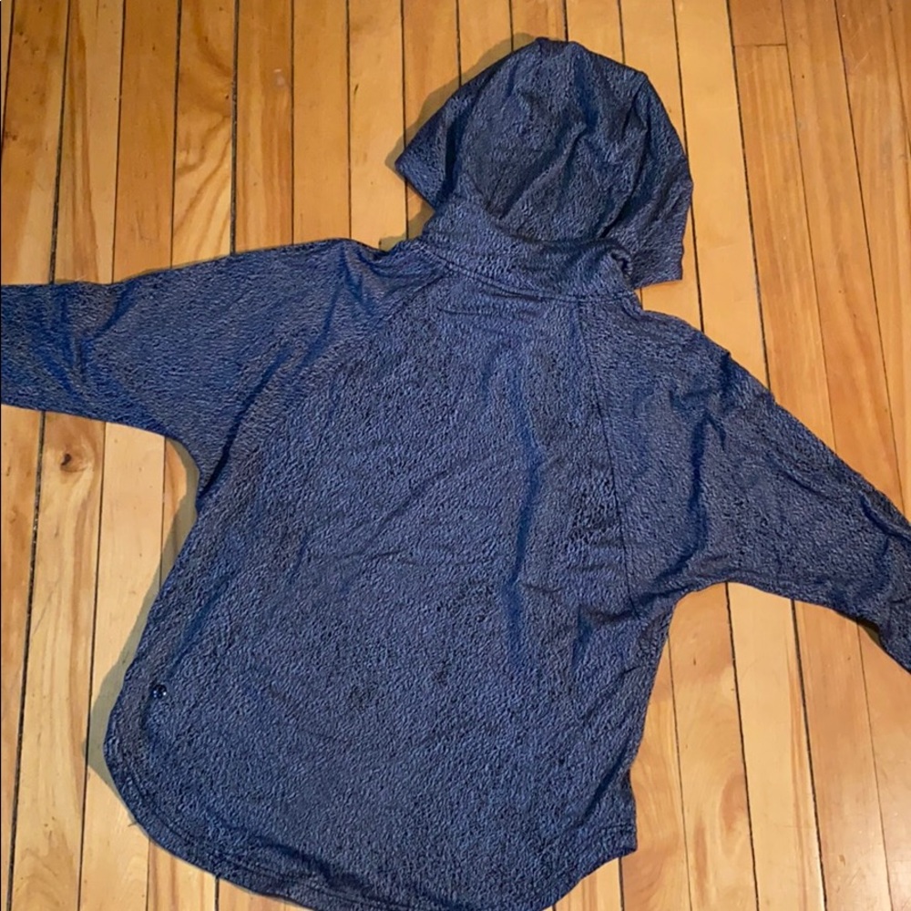 Lululemon pattern pullover - Picture 2 of 6